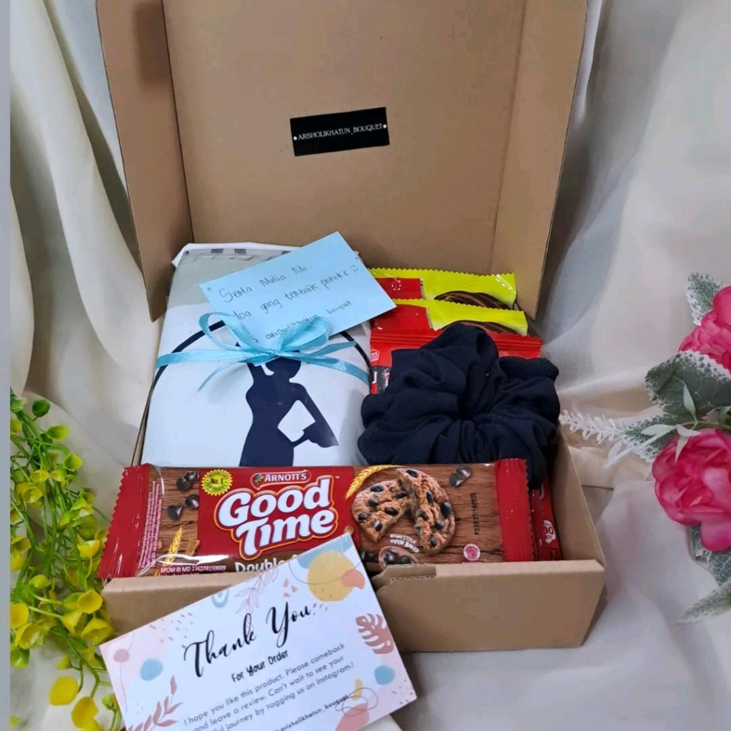 

hampers unik murah kado cewek hijab ulangtahun