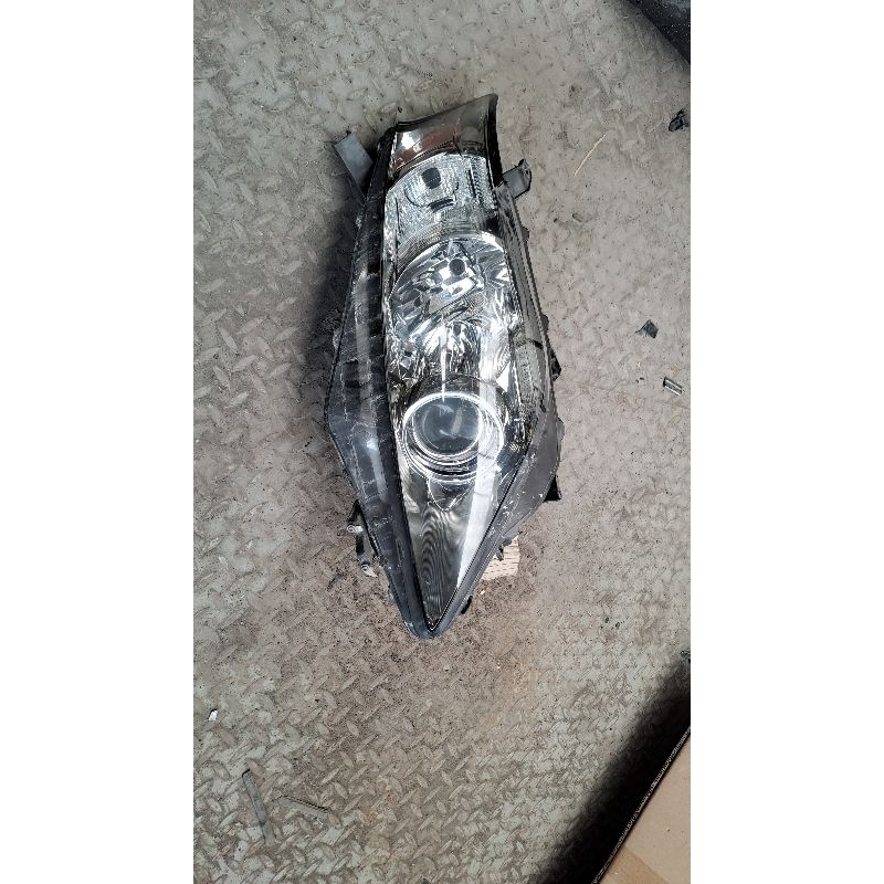 headlamp lampu depan LEXUS  RX 270 RX270 tahun 2011 2012 kanan