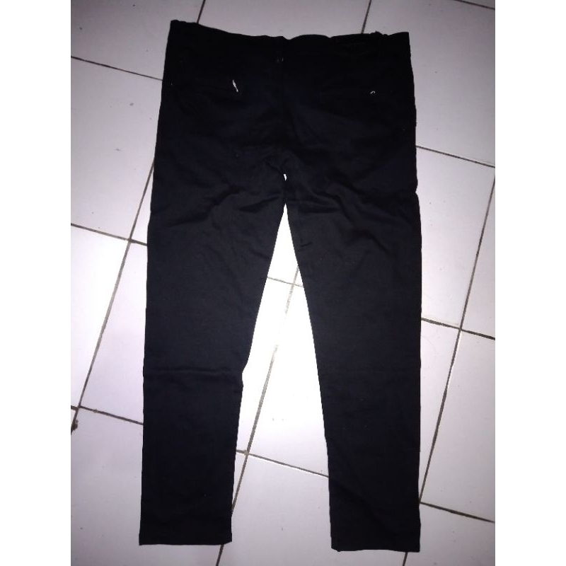 celana hitam insight