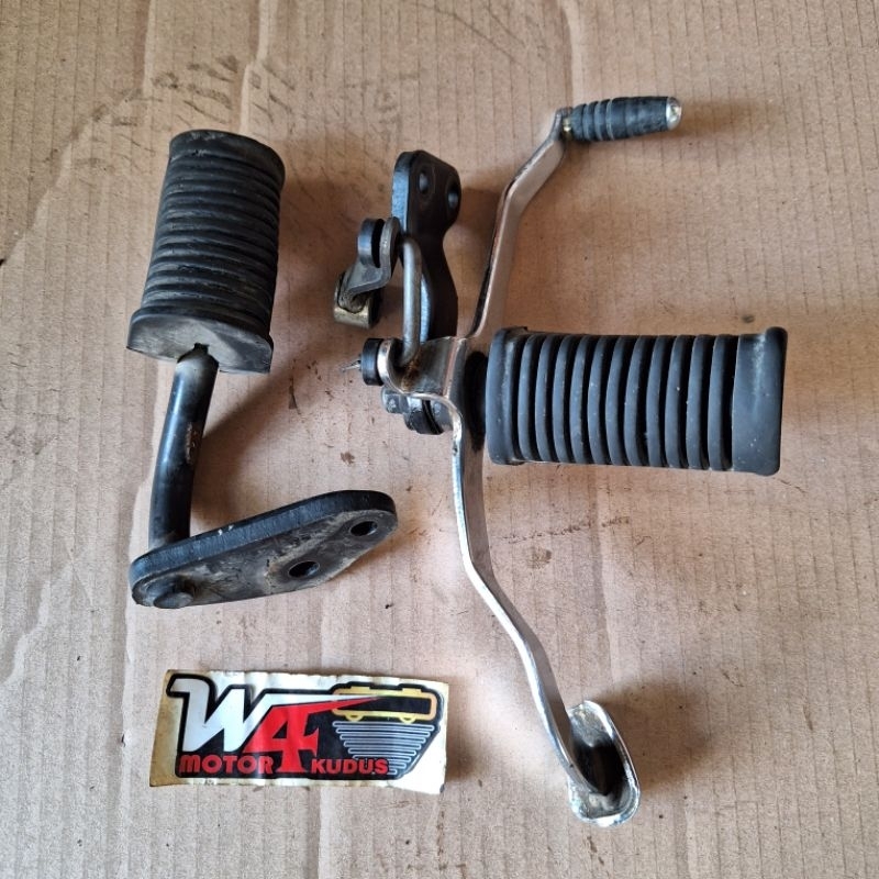 FOOT STEP DEPAN SATRIA FU 150 KARBU ORIGINAL