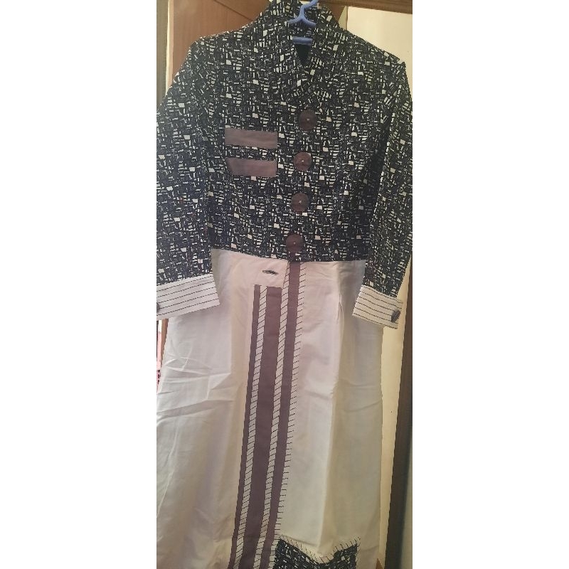 Preloved Tuneeca Size M