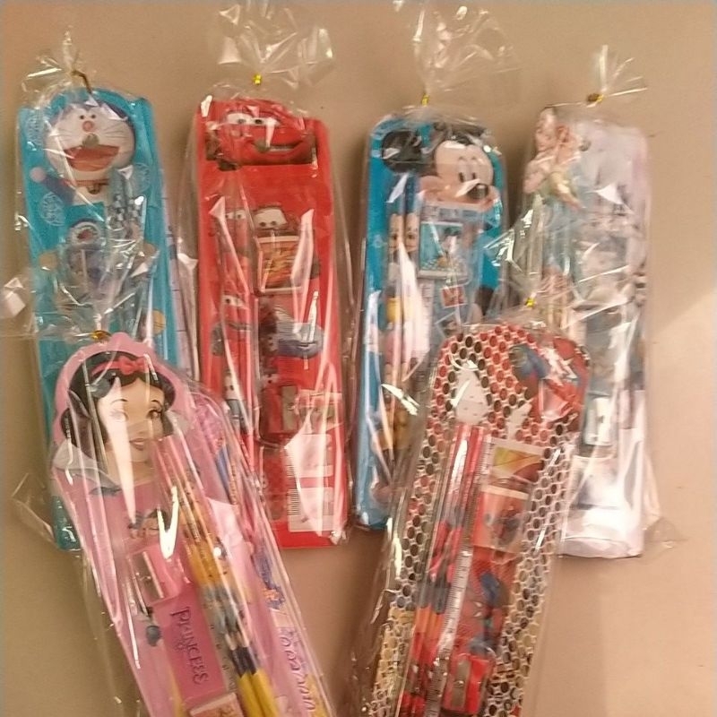 

Hampers paket alat tulis