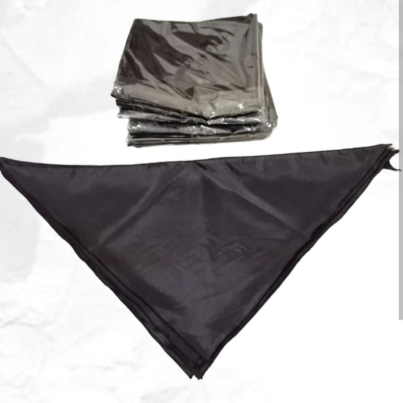 Syal Segitiga Hitam Polos Bijian