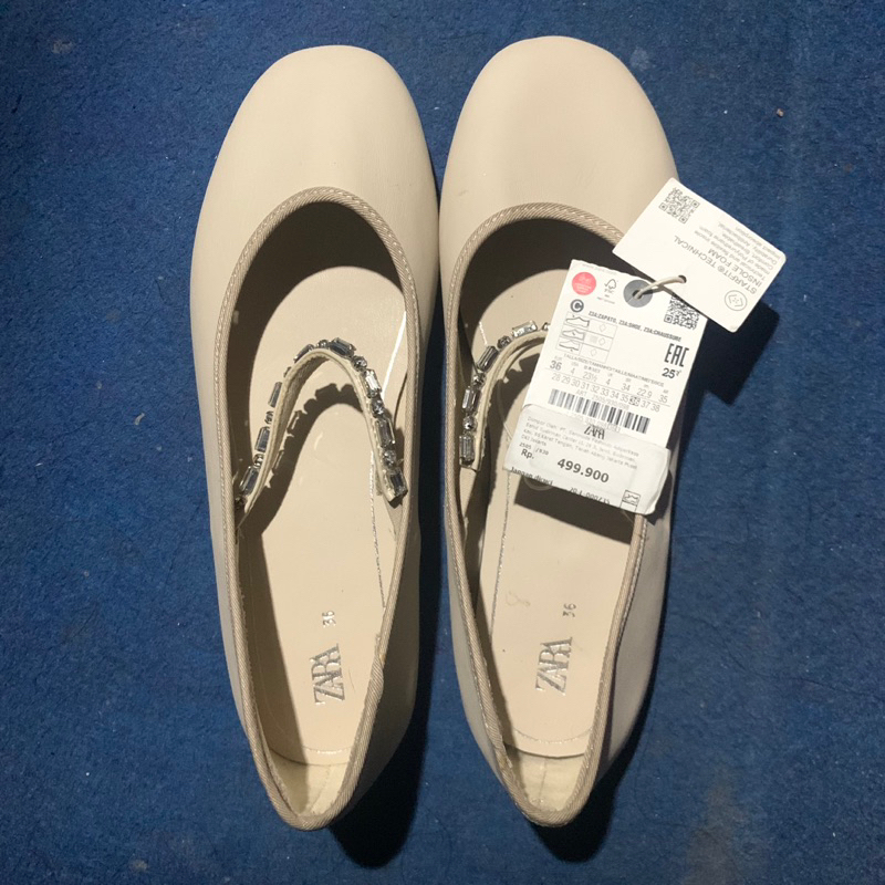 Preloved Flatshoes Zara