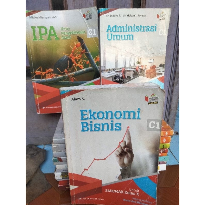 Administrasi Umum,IPA, Ekonomi Bisnis C1 ERLANGGA SMK KELAS 10 K13 KIKD 2018