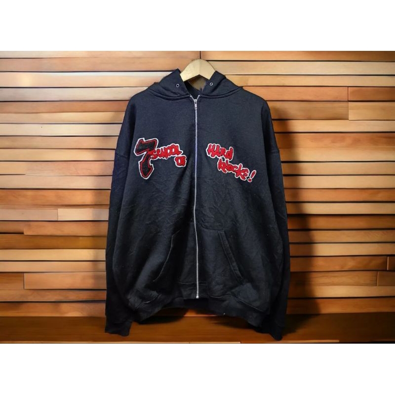 SCHOOL OF HARD KNOCKS HODIE