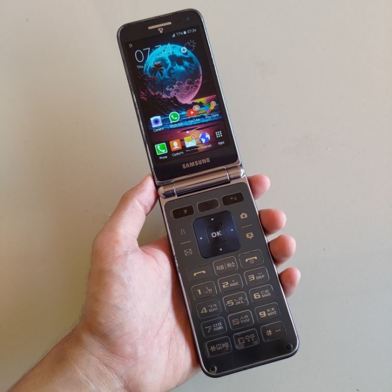 Samsung Galaxy Folder HP Android Lipat Korea Langka