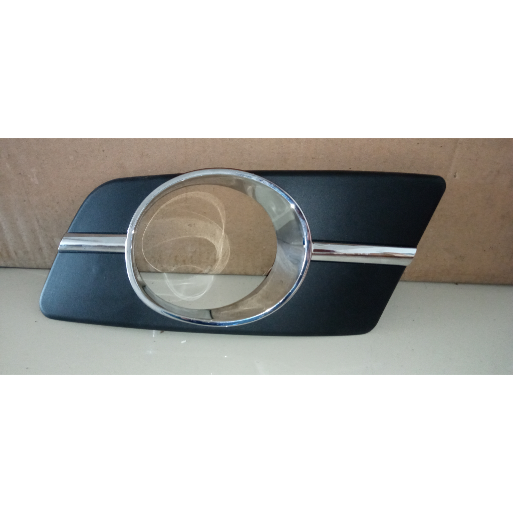 Cover ring foglamp Kanan Daihatsu terios 2007 - 2010 original