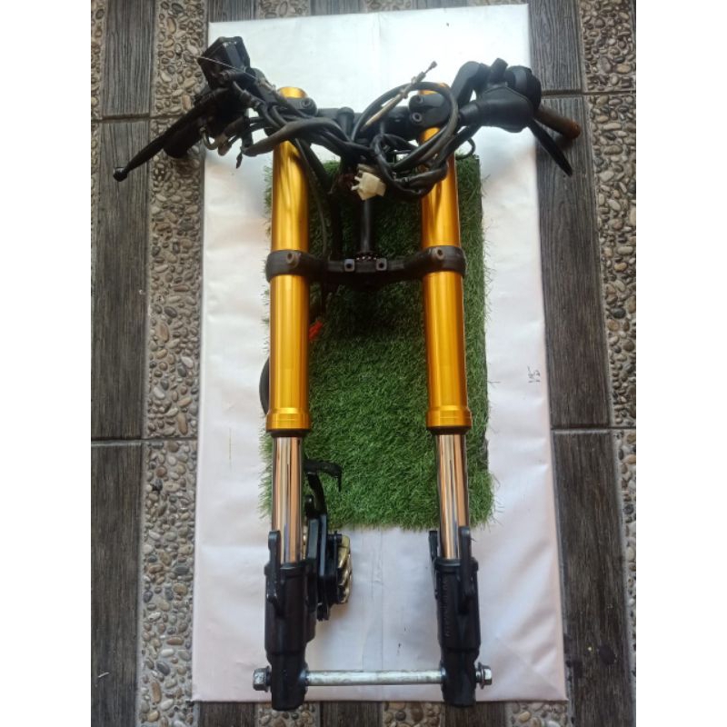 USD UPSIDE-DOWN R15 V3 VVA 155 copotan motor