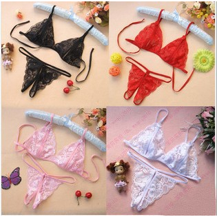Lingerie Satu Set Bra BH dan Celana Dalam Miss V Bolong Sexy Renda Thongs Seksi
