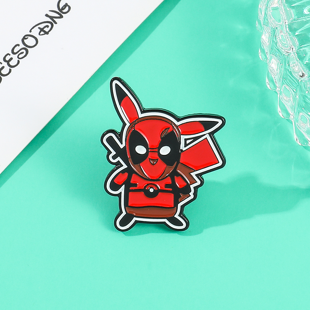 DEADPOOL PIKACHU kecil pin bros, hiasan tas, baju, jaket, topi lucu anime pin