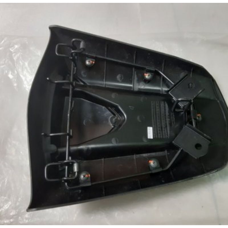 single seat cowl penutup jok belakang cbr 150 r original
