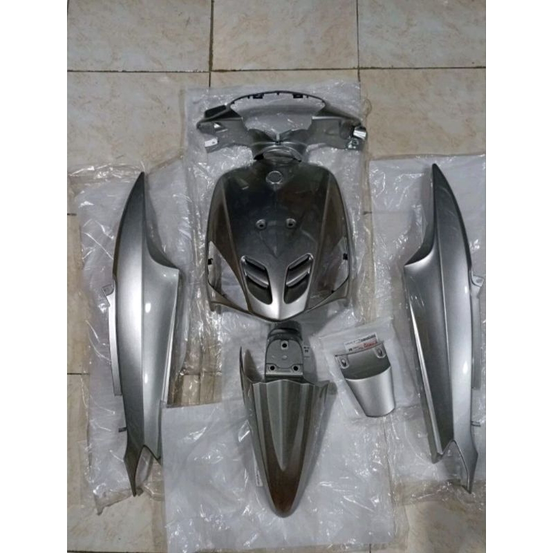 Cover body mio sporty silver original Yamaha Vietnam