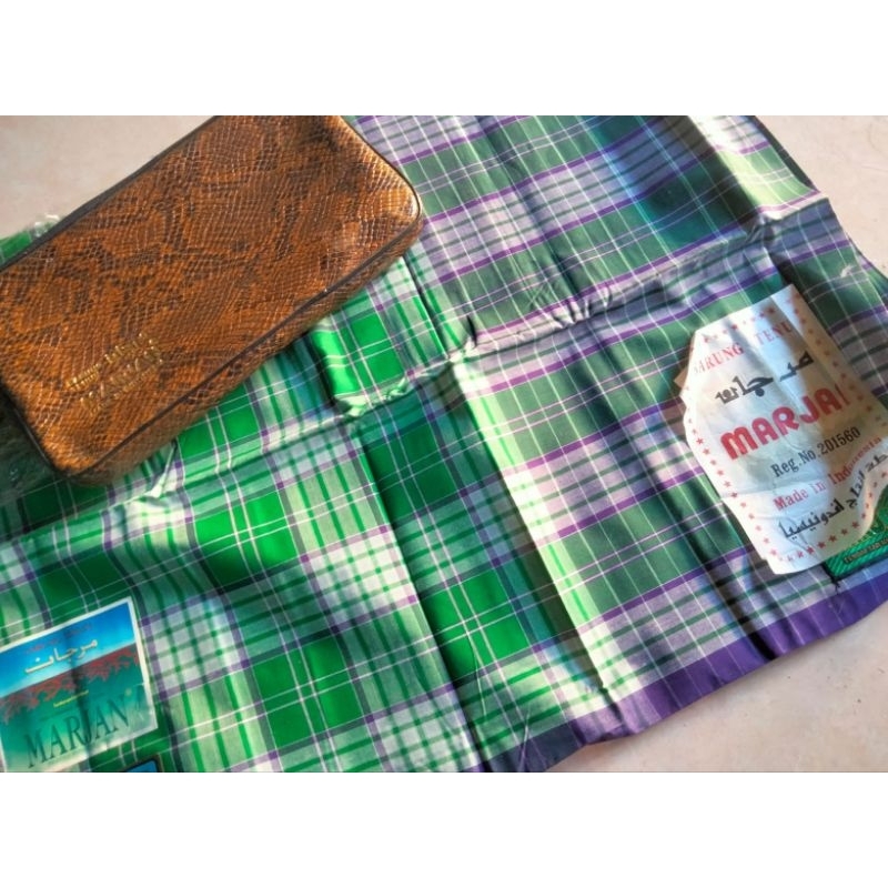 Sarung merek Marjan produk bhs