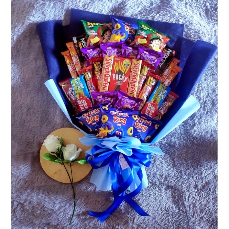 

MARISTORE BUKET SNACK BESAR NAVY CANTIK HADIAH WISUDA Silverqueen Pocky slay oley dan lainnya ulang tahun aniversary besar