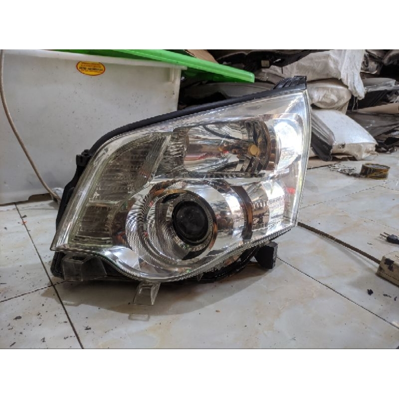 Headlamp toyota nav1