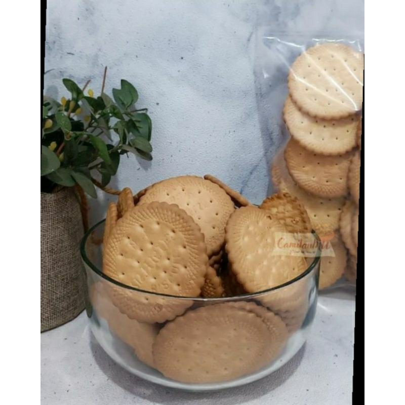 

SNACK CAMILAN BISKUIT MARIE SUSU (BERAT +/- 100 GRAM)