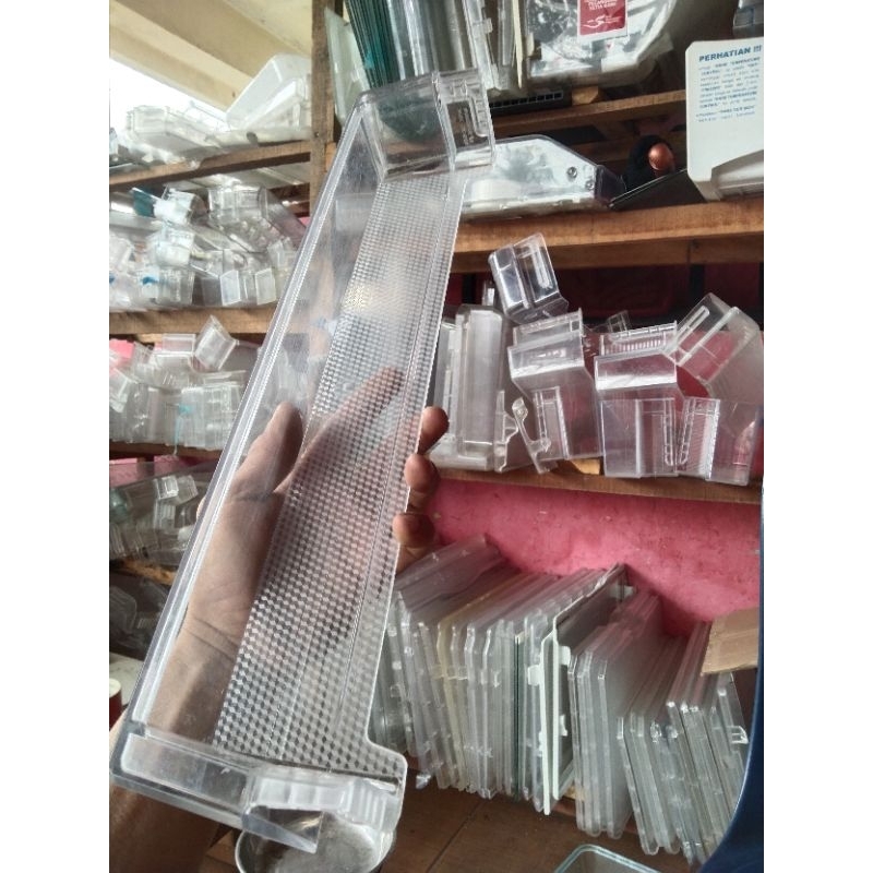 rak botol kulkas LG 2 pintu INVERTER original, bagian freezerr ukuran P 44cm T 6 cm L 8,5cm