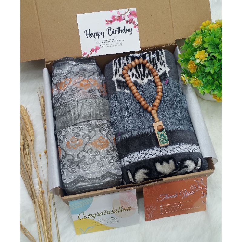 

Hadiah Mukena Sejadah Travel Kado Giftbox hampers Birthday Graduation Wedding Thank You