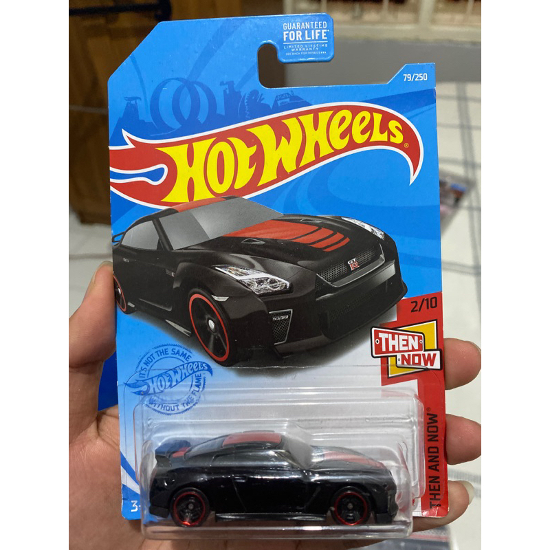 Hot Wheels 17 Nissan GTR R35 Exclusive Hitam Black