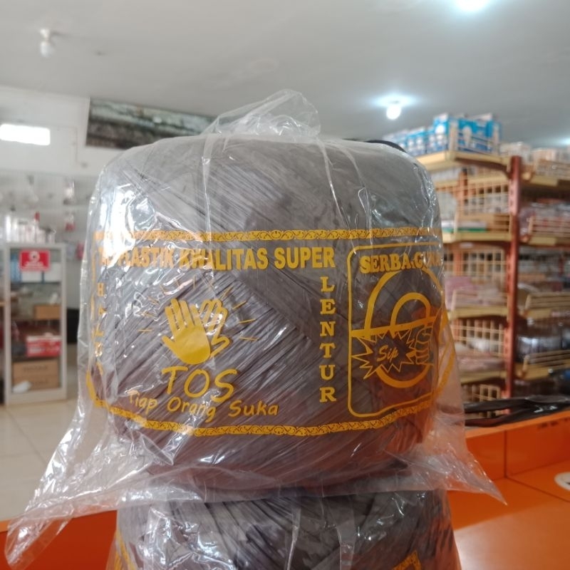 

Tali rafia tali plastik hitam -+700 gram tebal kuat merk TOS