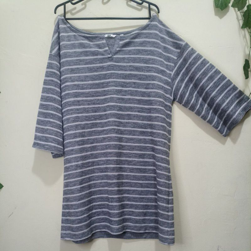 BLOUSE_KAOS BRANDED_UNIQLO