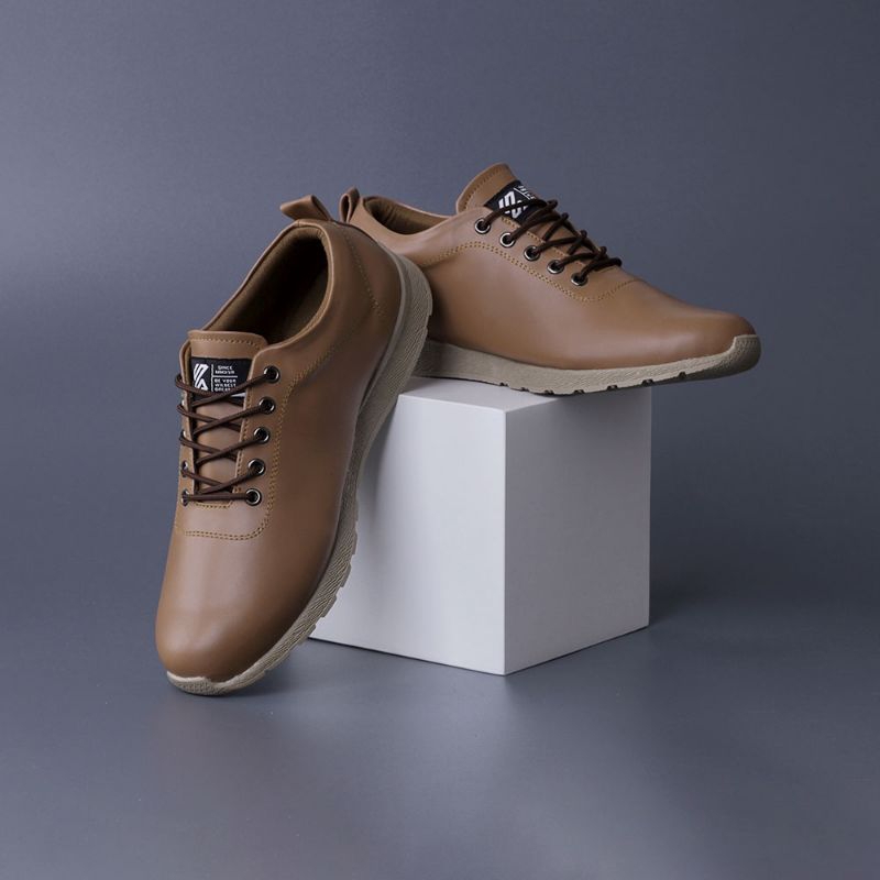 Sepatu Casual Pria Kuzatura