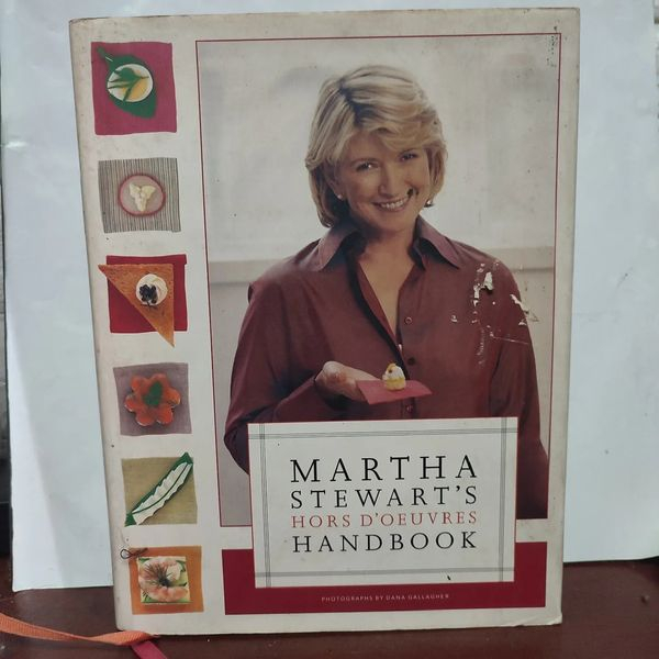 Martha Stewart: Hors D'Oeuvres Handbook