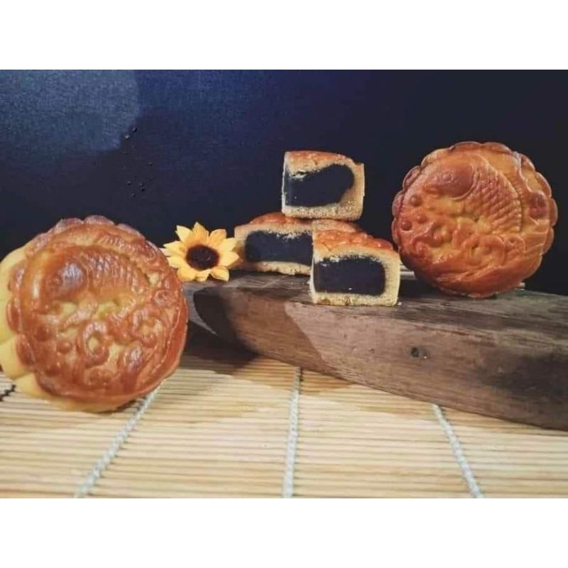 

KUE BULAN / TEUSA PIA