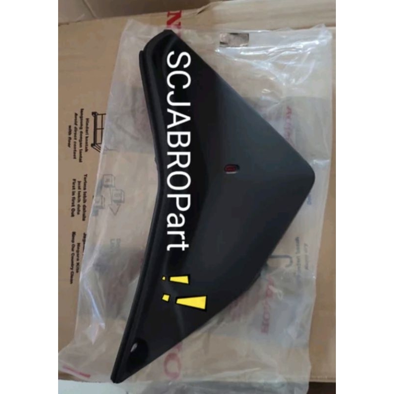 LOUVER R HONDA SUPRA X 125 FI HELM IN....64405 KYZ 900..ORI AHM