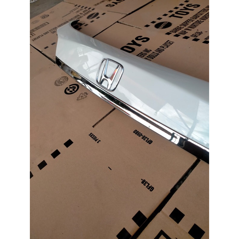 Garnish Pintu Bagasi Belakang HRV Facelift 2018-2021 / Garnish pintu belakang HRV Facelift / Garnish