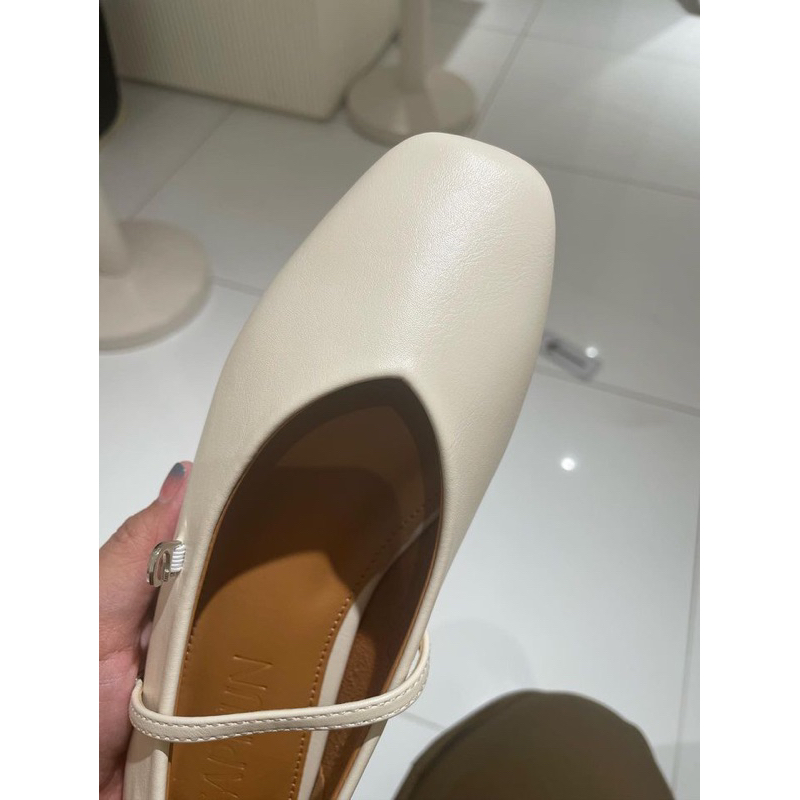 sappun sepatu broken white