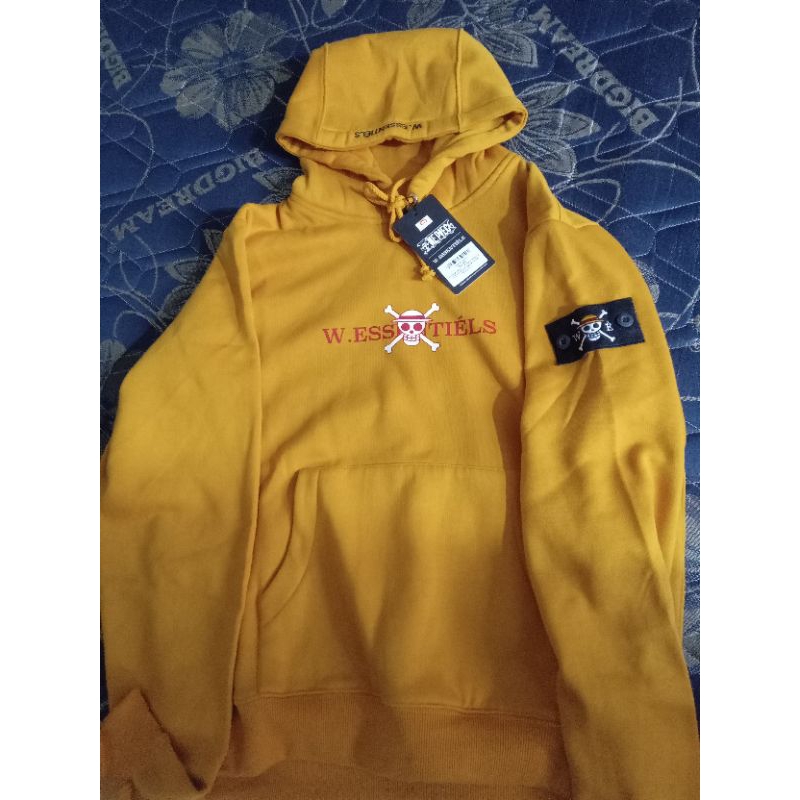 W.ESSENTIELS X ONE PIECE