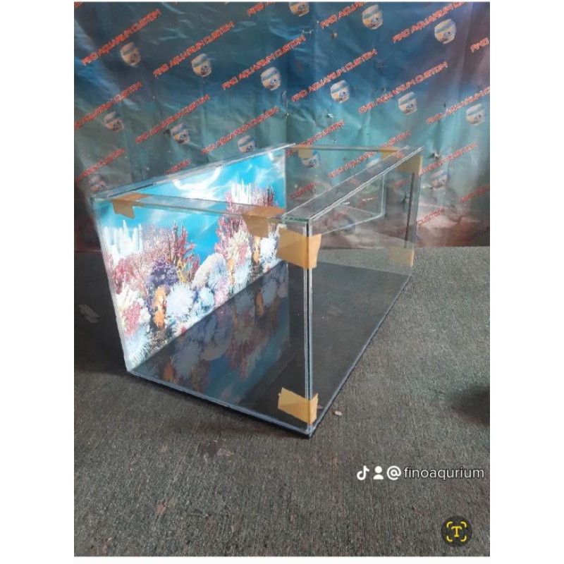 aquarium kaca 70x40x40 plus background