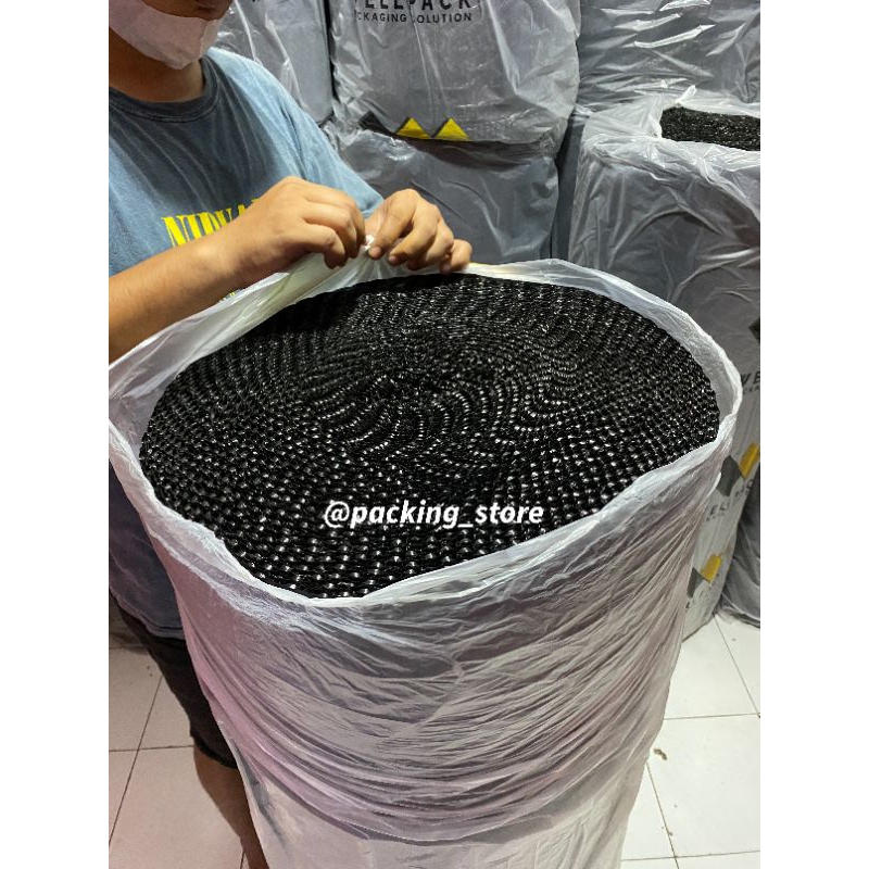 

Bubble Wrap hitam murah 125cm × 50meter 2,7kg