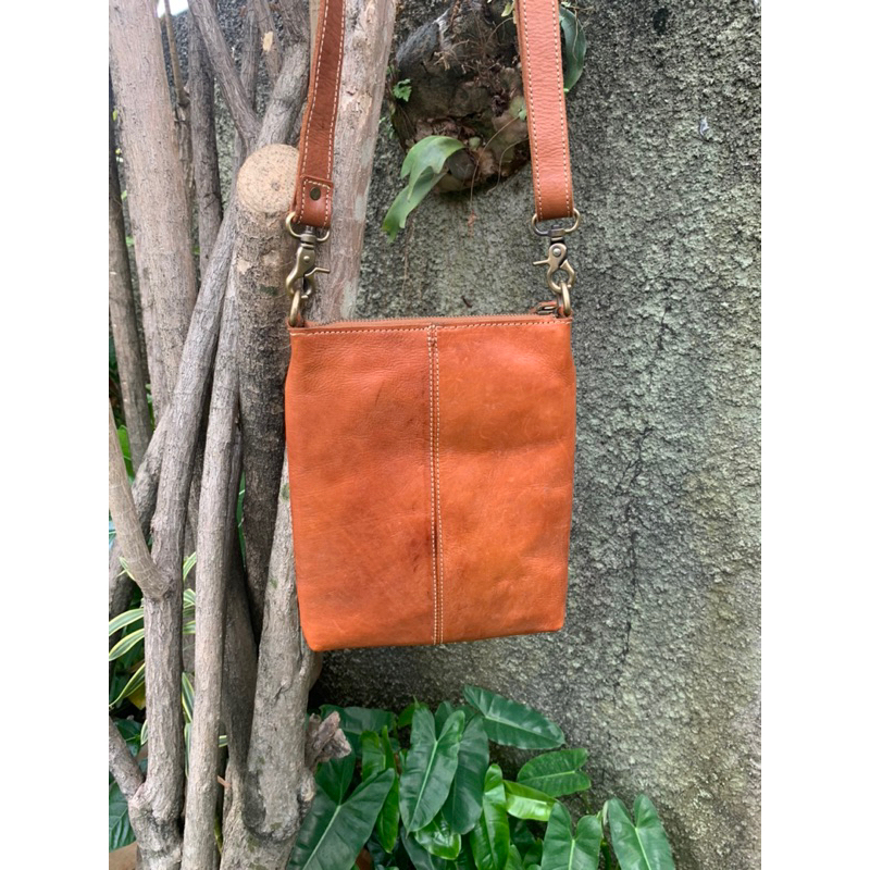 Preloved - Unlabel  | Men Leather Sling Bag | Tas pria