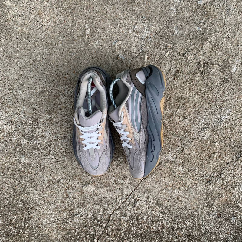 Adidas Yeezy 700v2 Tephra sz40