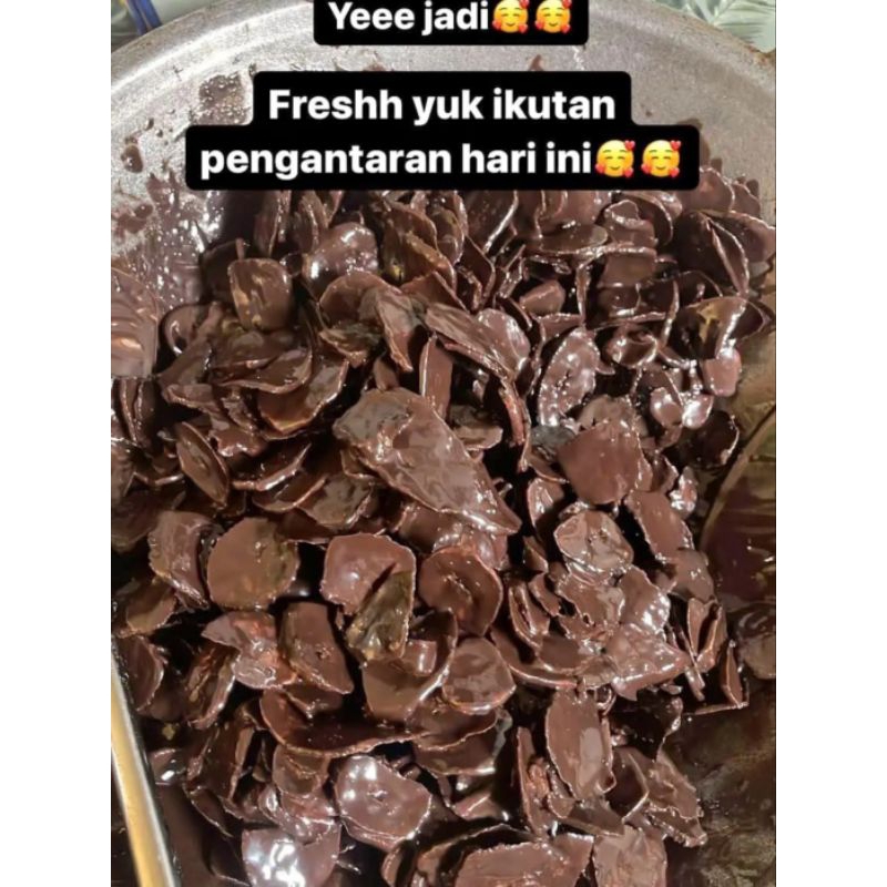 

kripik pisang lumer toping coklat box 500ml