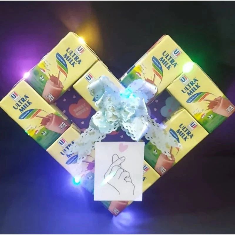 

[ Bisa COD ] Ultra Milk Love 125ml isi 8 // Hampers // Kado // Hadiah FREE kartu ucapan