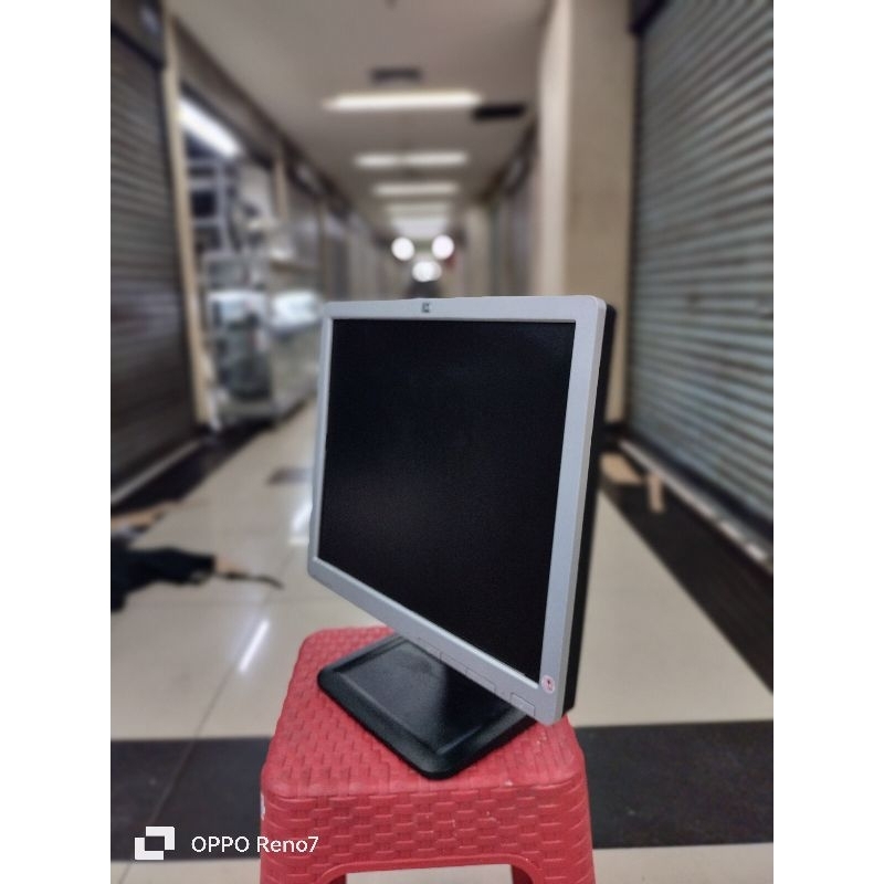 monitor hp 17inch kotak mulus