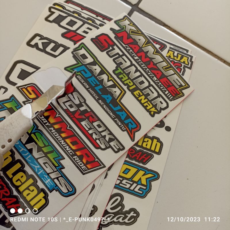 

Stiker Kamu nanyaee kamu bertanya-tanya sticker pack racing