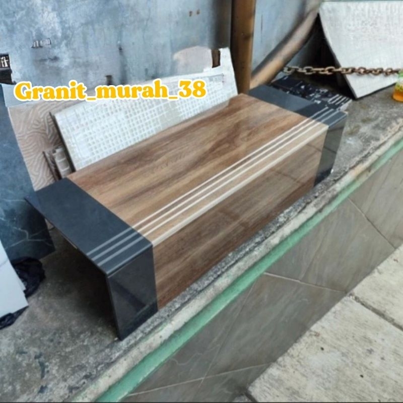 Granit tangga 30x80 dan 20x80 motif kayu glossy