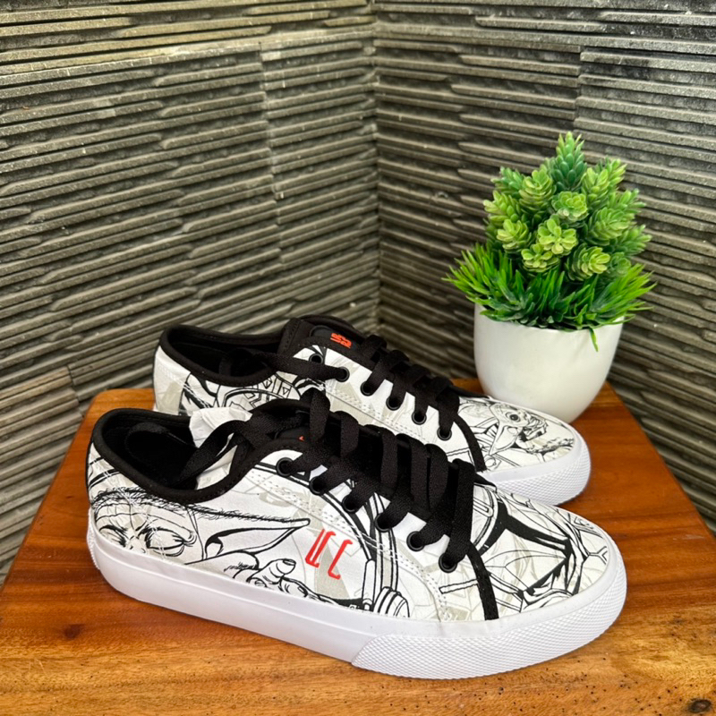 Sepatu DC X Starwars Manual