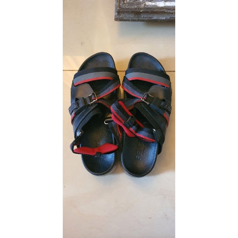 Sandal fendi 5jt