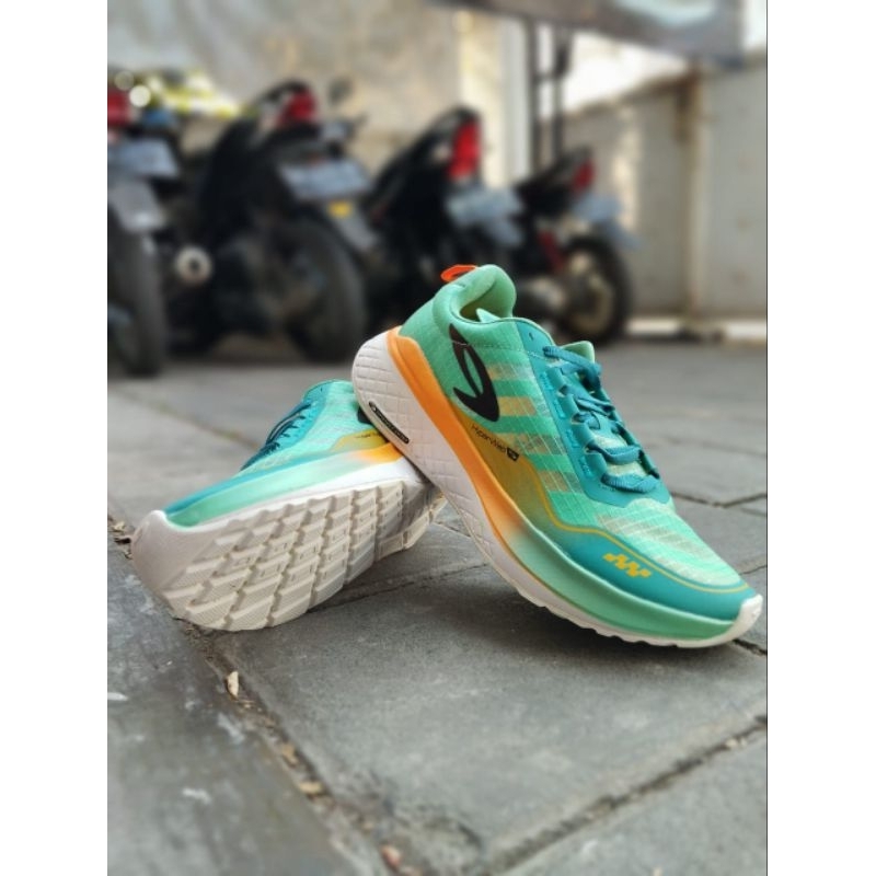 Original Sneakers / Running NINETEN 910 Ultra Ekiden