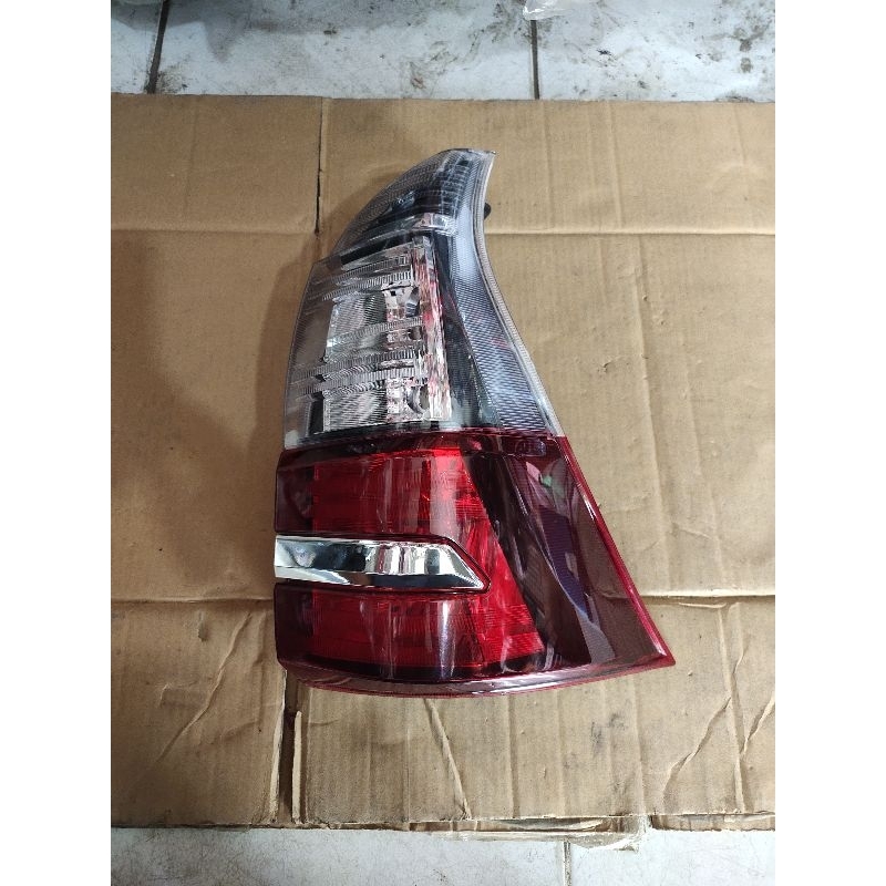 stoplamp lampu belakang Avanza tipe veloz 2020