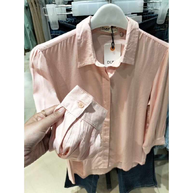 KEMEJA MERK DUST