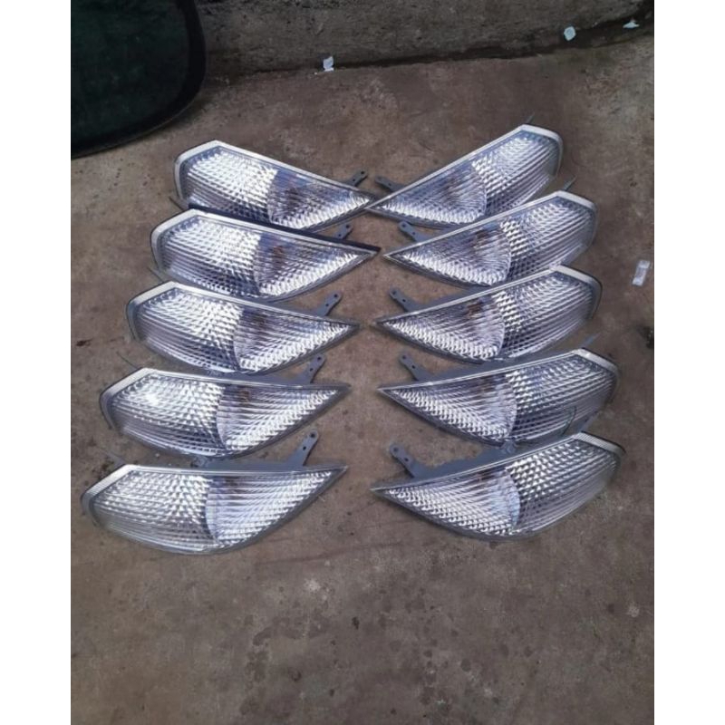 LAMPU SEN DEPAN NISSAN SERENA C24