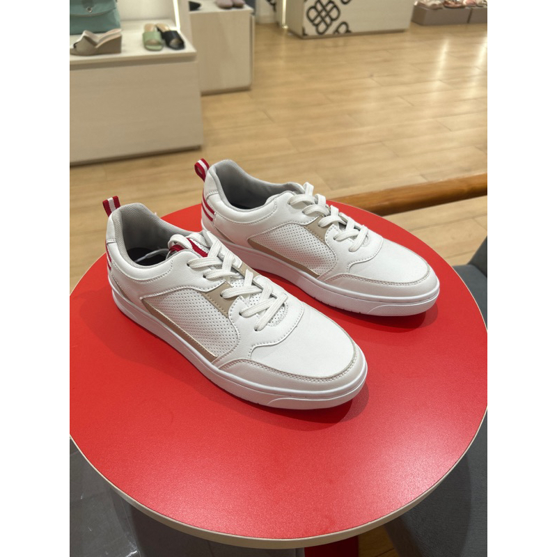 Bata Red Label sepatu Sneakers  putih pria terbaru dari bata