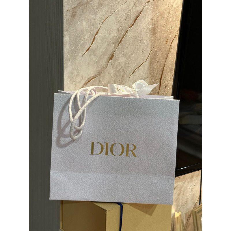 

Dior paperbag medium size with ribbon *additional*